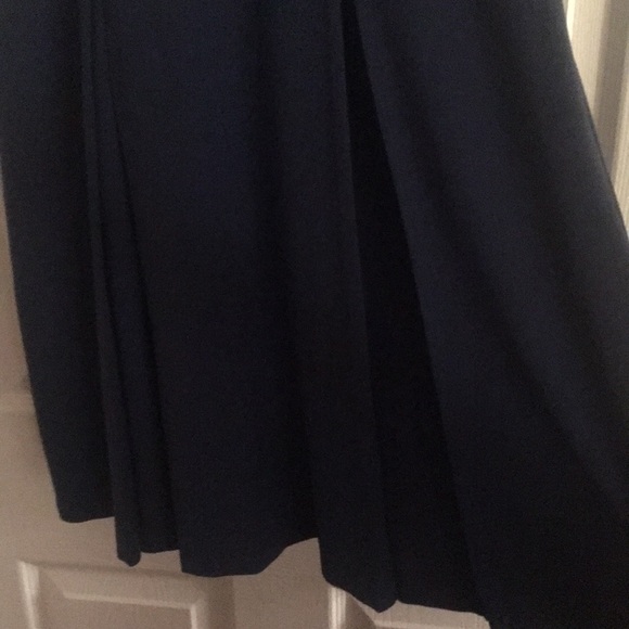 Dress A Line - Picture 9 of 10